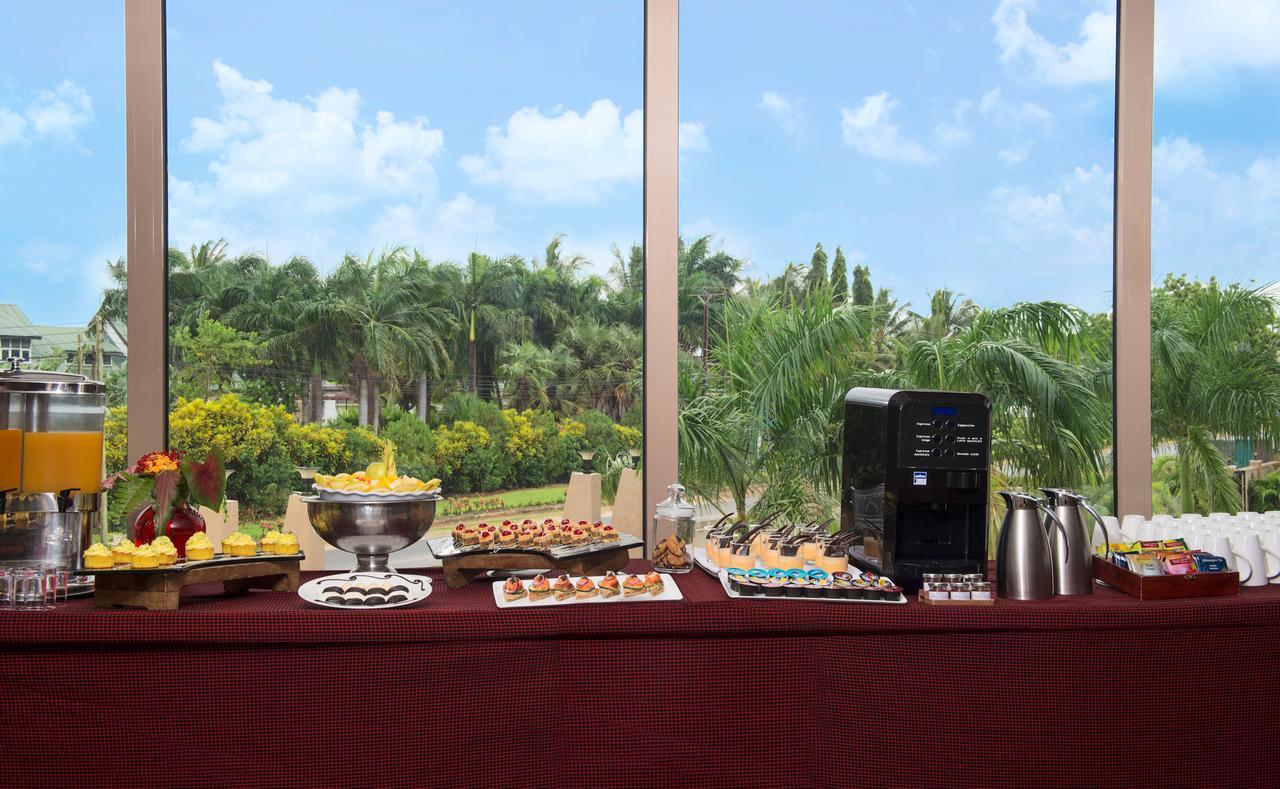 Ramada Resort By Wyndham Dar Es Salaam Esterno foto
