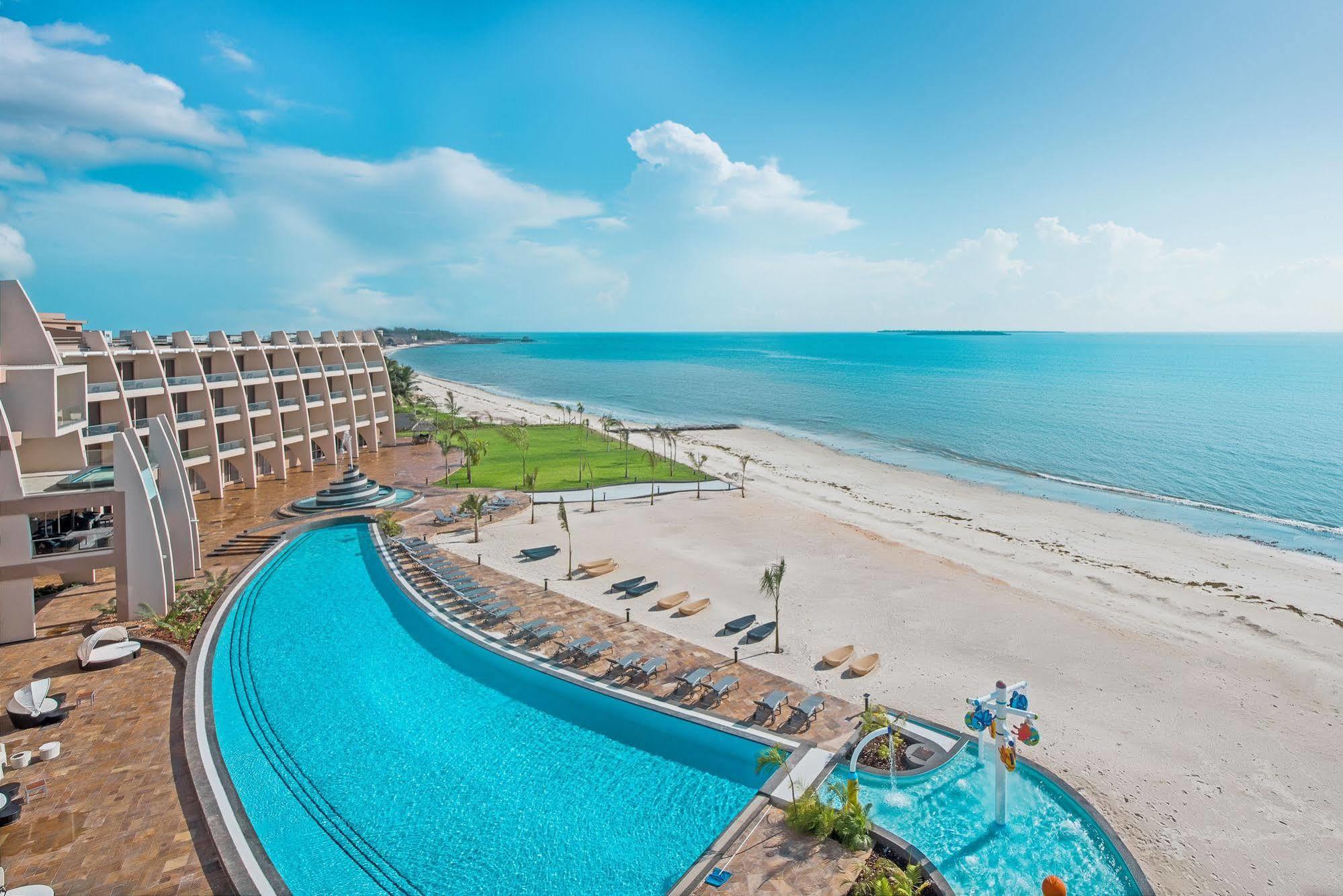 Ramada Resort By Wyndham Dar Es Salaam Esterno foto